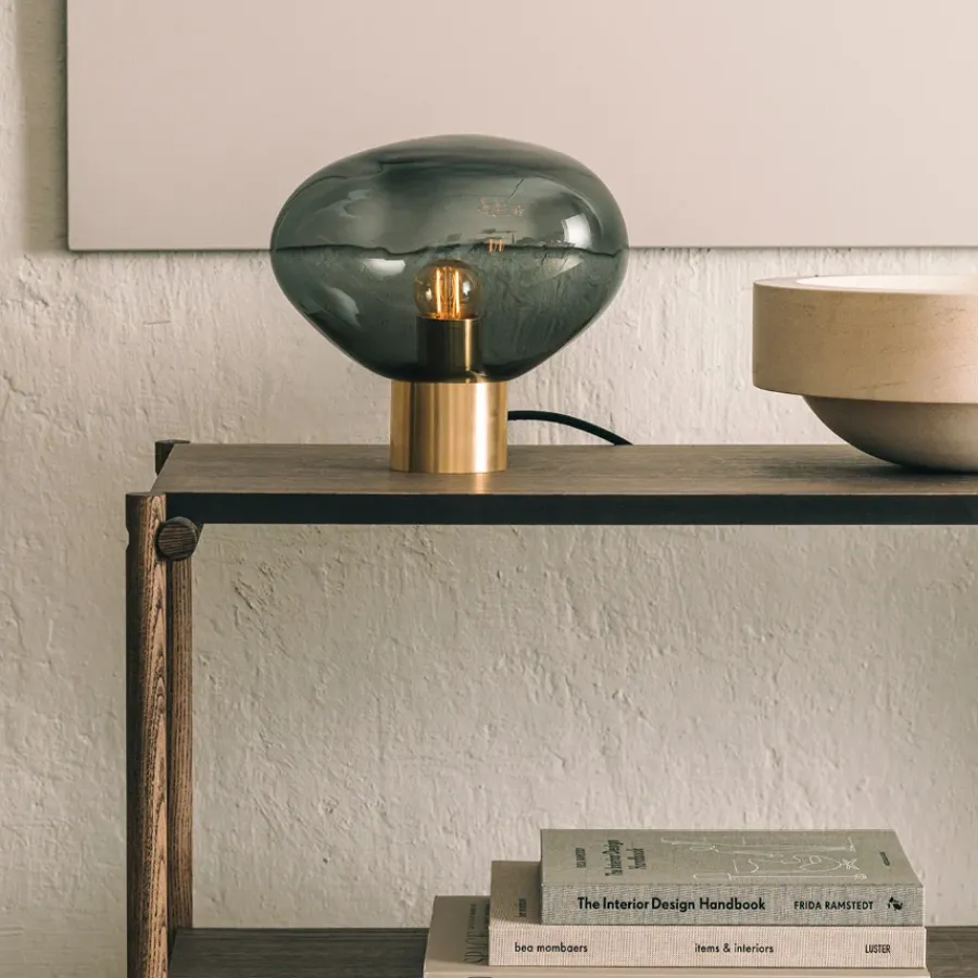 HADELAND GLASSVERK Bordlamper|Bordlamper-CRYSTAL STONE BORDLAMPE LYS RØKGRÅ