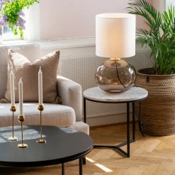 HADELAND GLASSVERK Bordlamper|Bordlamper-SENJA BORDLAMPE HVIT M. MESSING ARMATUR, HVIT 30*30 SKJERM
