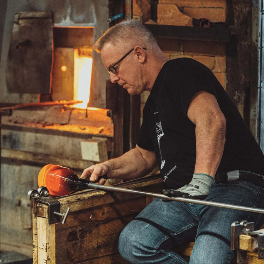 HADELAND GLASSVERK AS Vaser-SINE VASE OLIVEN