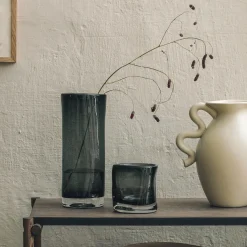 HADELAND GLASSVERK AS Vaser-SINE VASE RØKGRÅ Røkgrå
