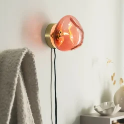 HADELAND GLASSVERK Vegglamper|Vegglamper-VEGGLAMPE MORGENRØD MED INNFELDT MESSING OPPHENG